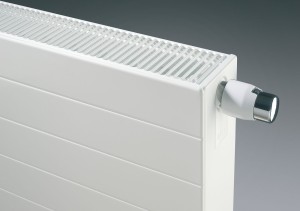 RADSON INTEGRA+ RAMO RADIATOR MET VLAKKE VOORPLAAT GELIJND 300.33.2700 RAL 9016 RECHTS